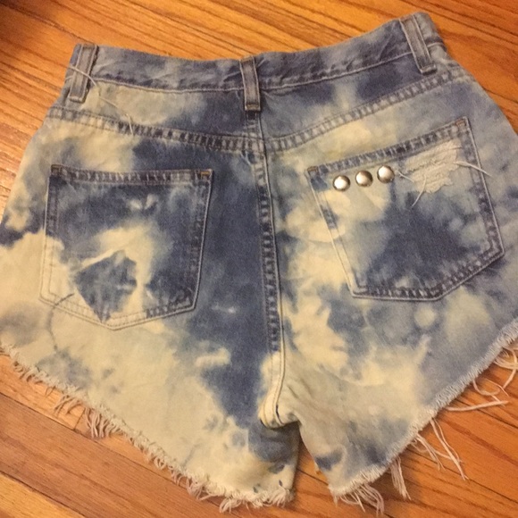 Custom distressed and studded denim shorts - Picture 3 of 3